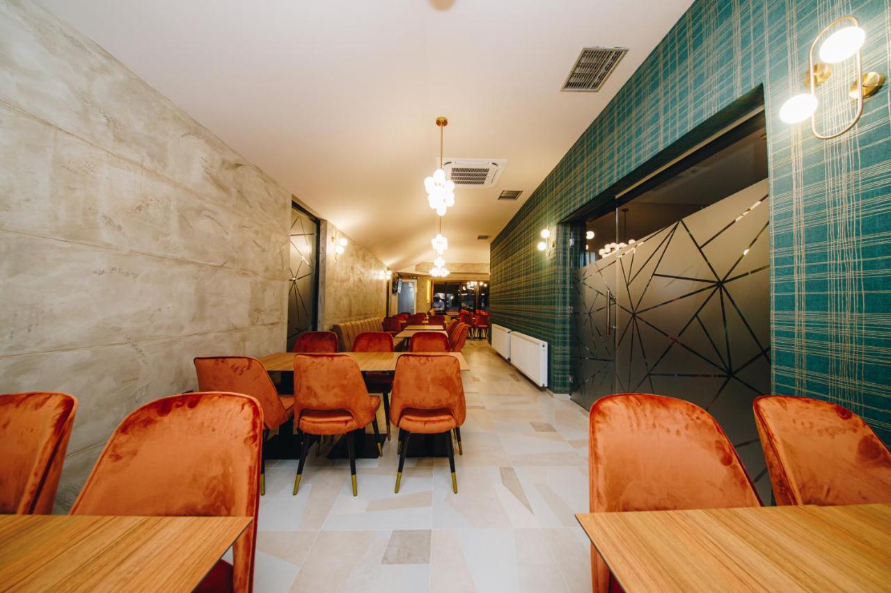 Garni Hotel Radovic クラグイェヴァツ エクステリア 写真