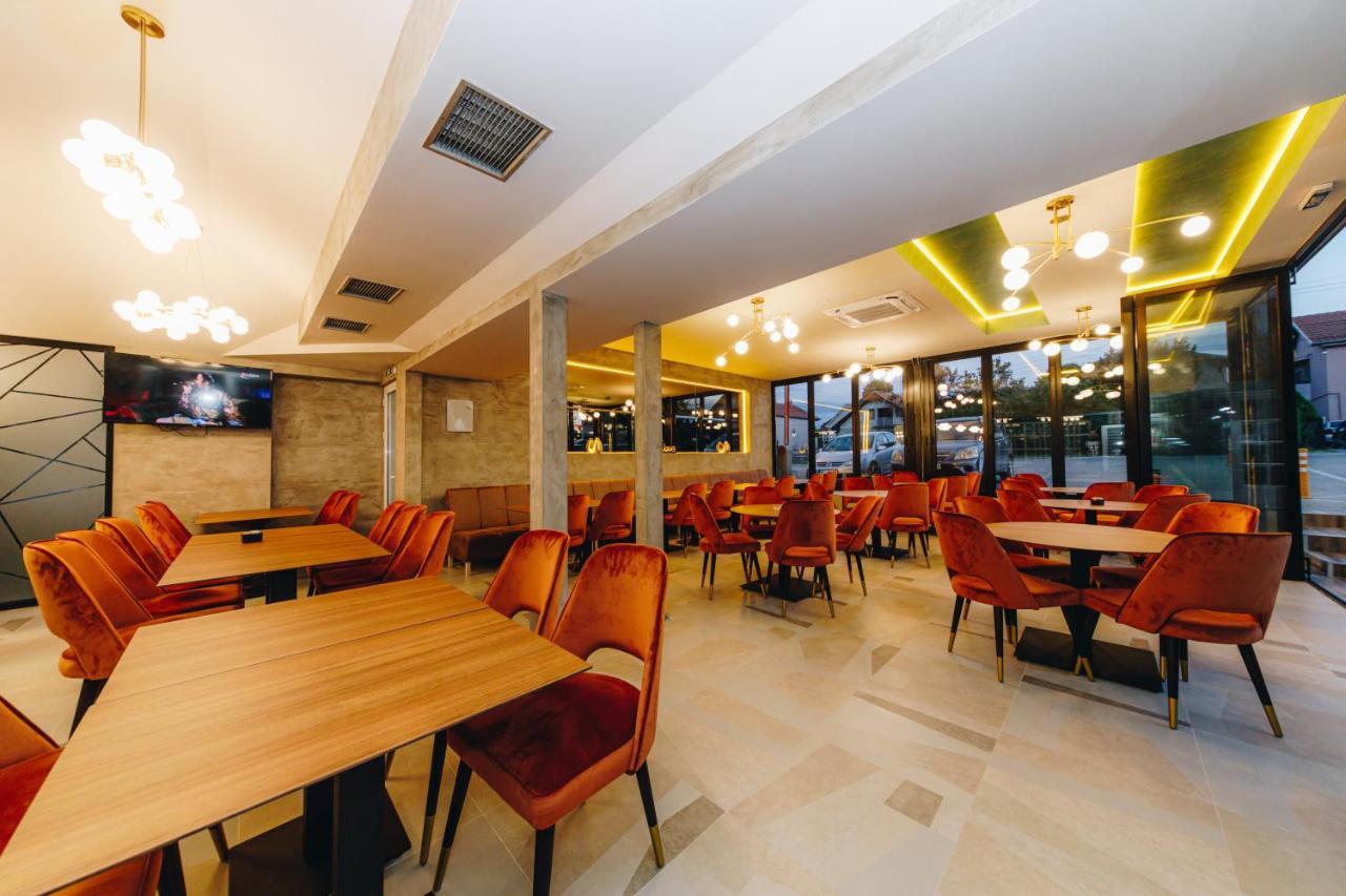 Garni Hotel Radovic クラグイェヴァツ エクステリア 写真