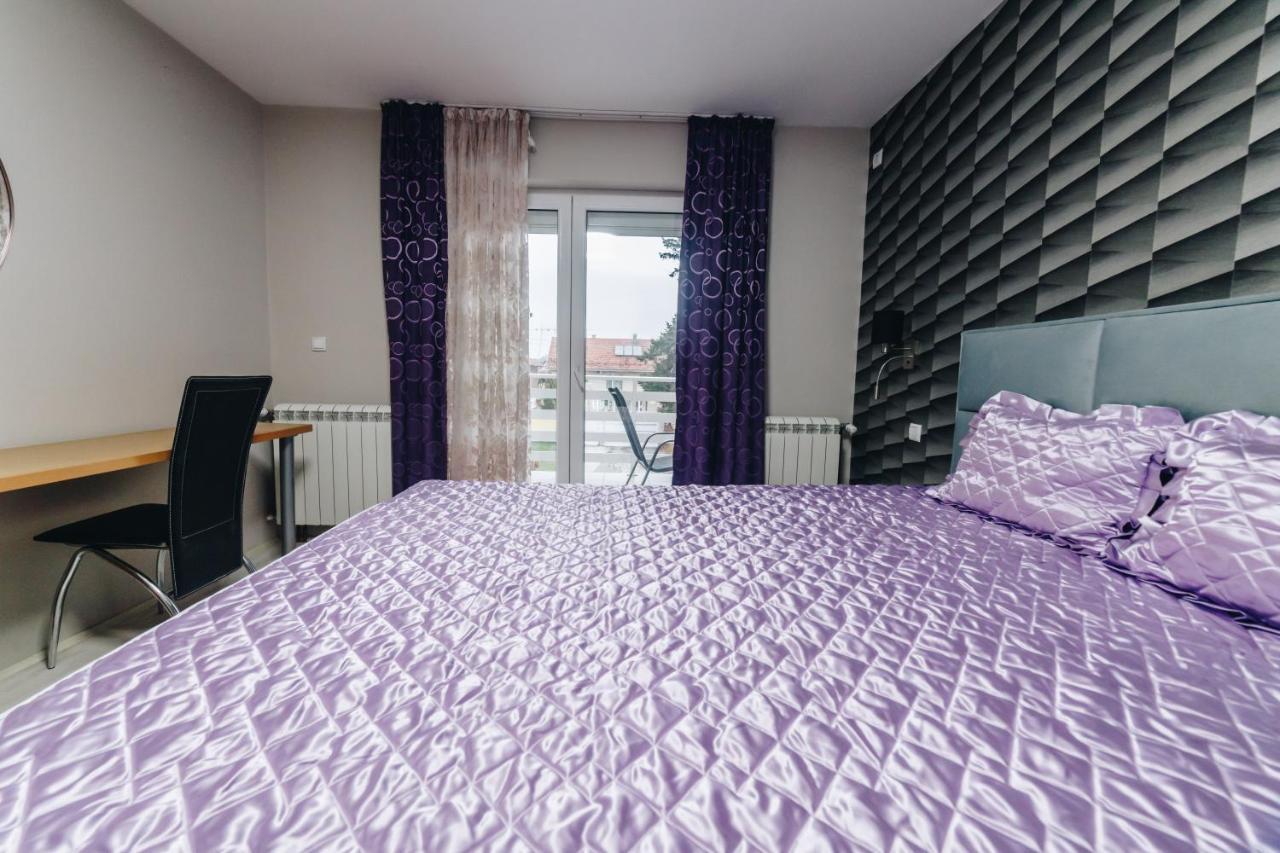 Garni Hotel Radovic クラグイェヴァツ エクステリア 写真