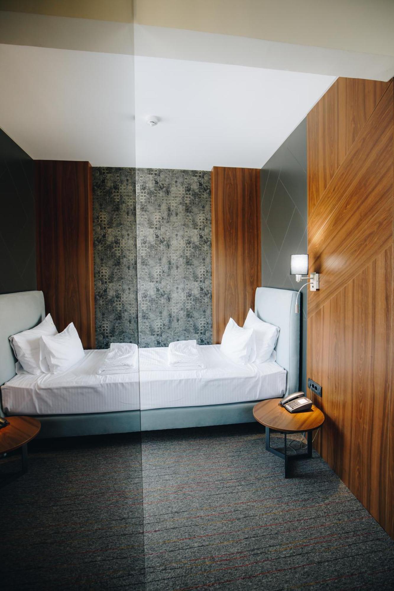 Garni Hotel Radovic クラグイェヴァツ エクステリア 写真