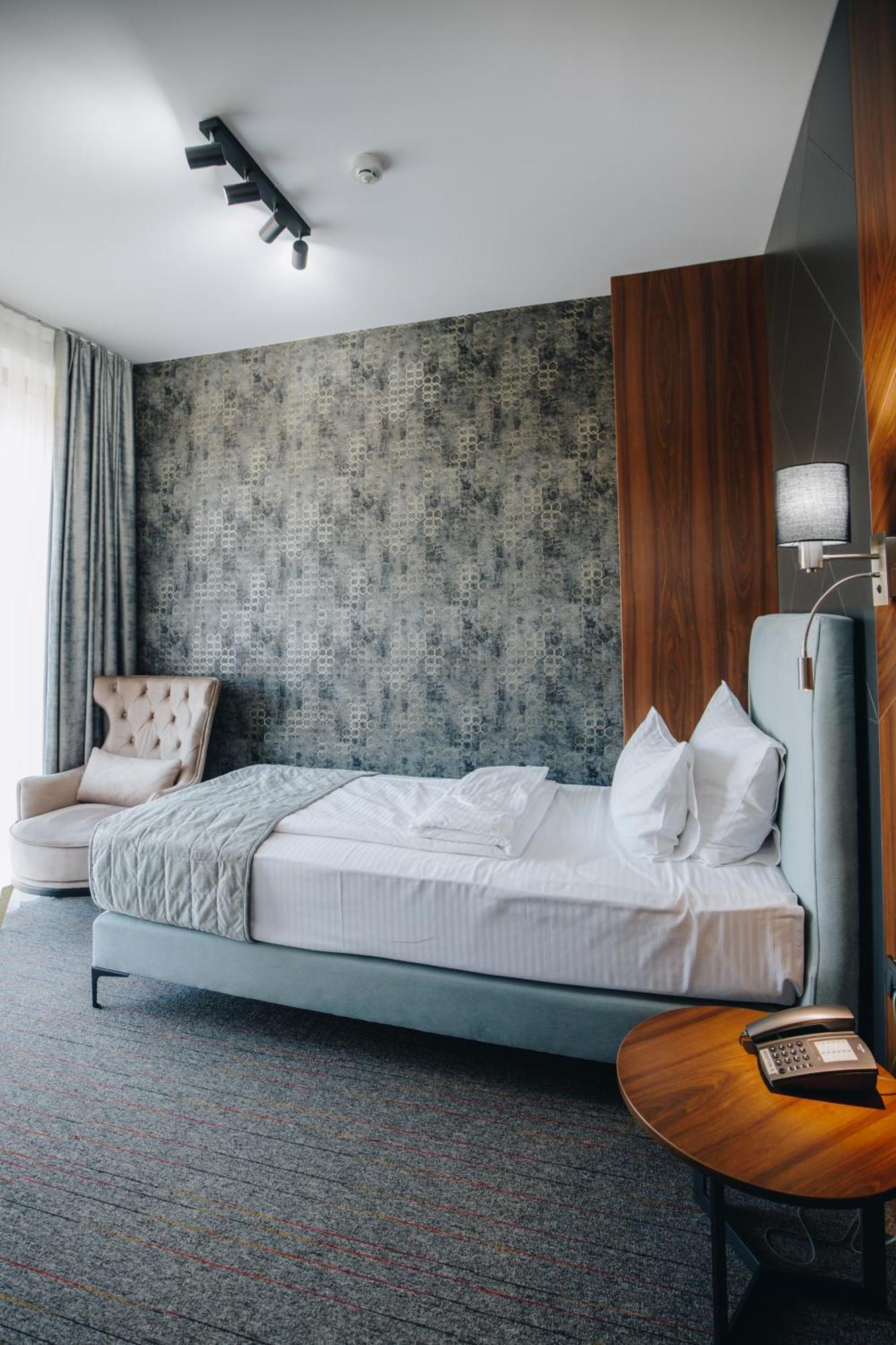 Garni Hotel Radovic クラグイェヴァツ エクステリア 写真