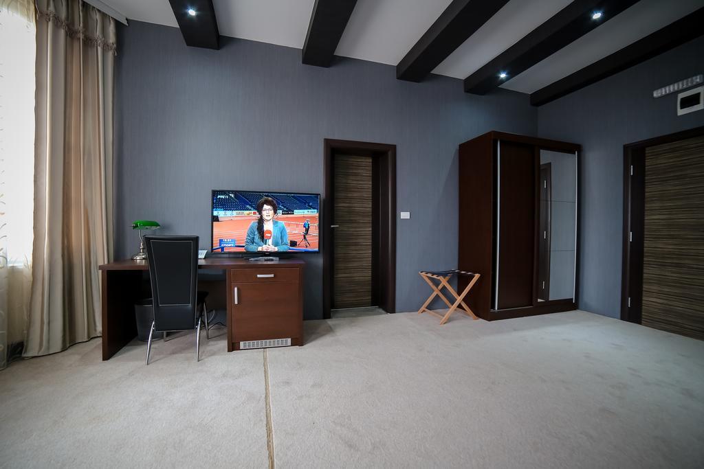 Garni Hotel Radovic クラグイェヴァツ エクステリア 写真