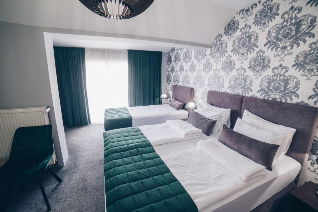 Garni Hotel Radovic クラグイェヴァツ エクステリア 写真