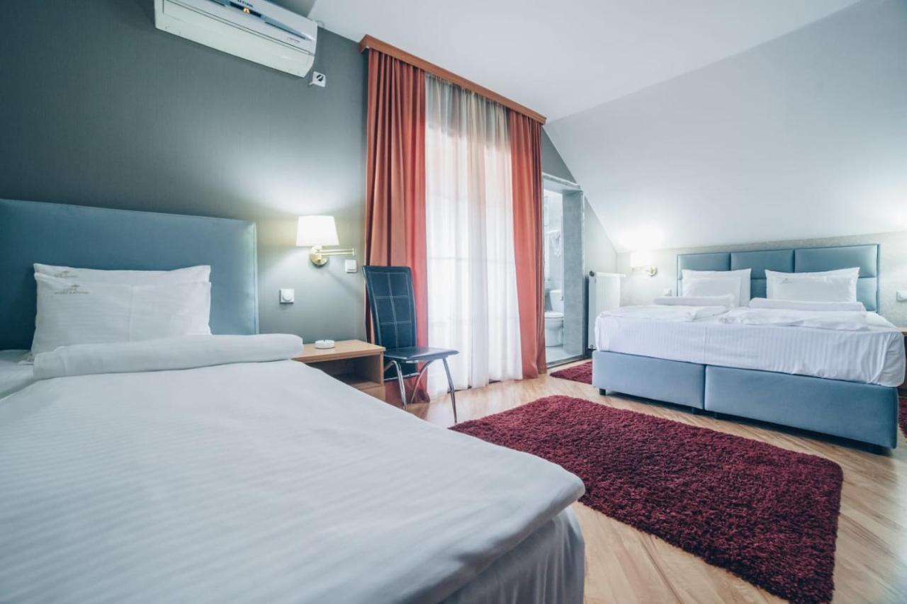 Garni Hotel Radovic クラグイェヴァツ エクステリア 写真